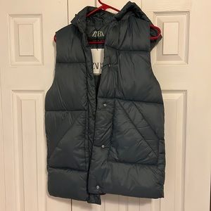 Zara Girls size 9-10 Puffy Vest With Hood. NWT